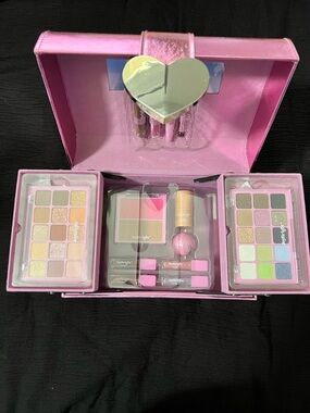 Ulta Joybright Y2 Cutie Pink Makeup Vanity Beauty Set 44 piece collection